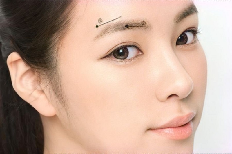 Nâng cung chân mày phong thủy mang lại may mắn, thẩm mỹ 