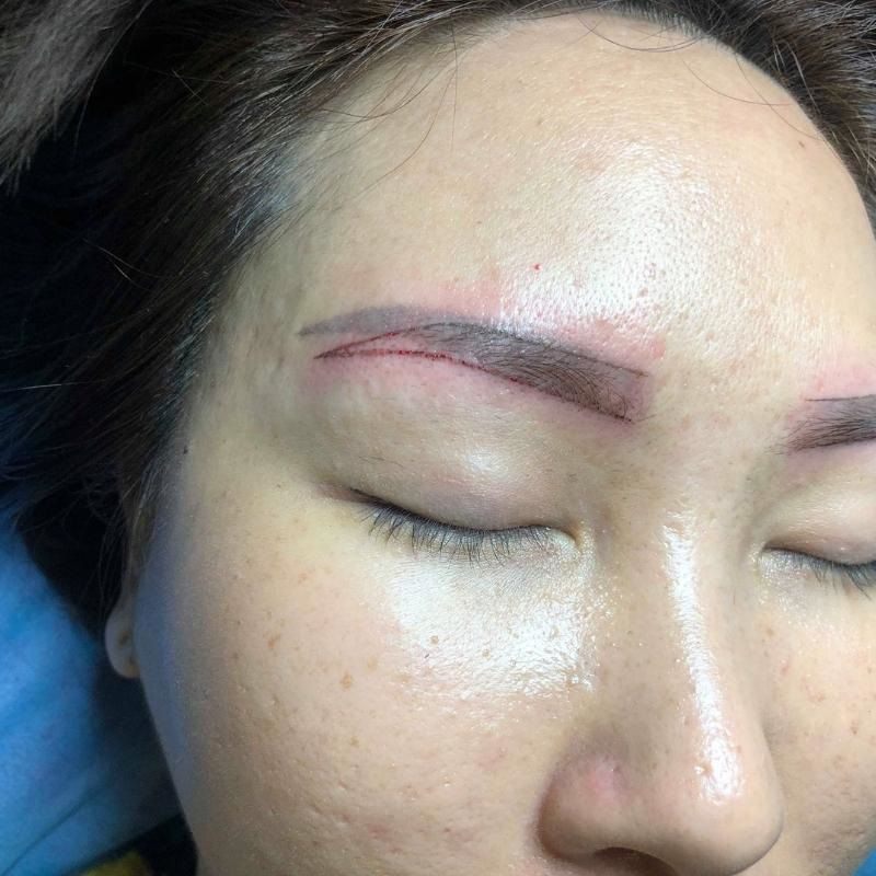 Lông mày từng xóa sửa không đẹp