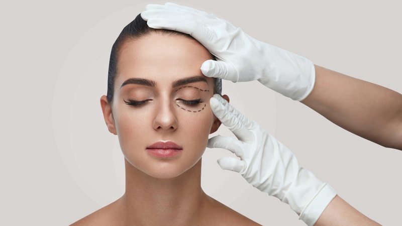 Lấy mỡ bọng mắt giúp gương mặt tự tin