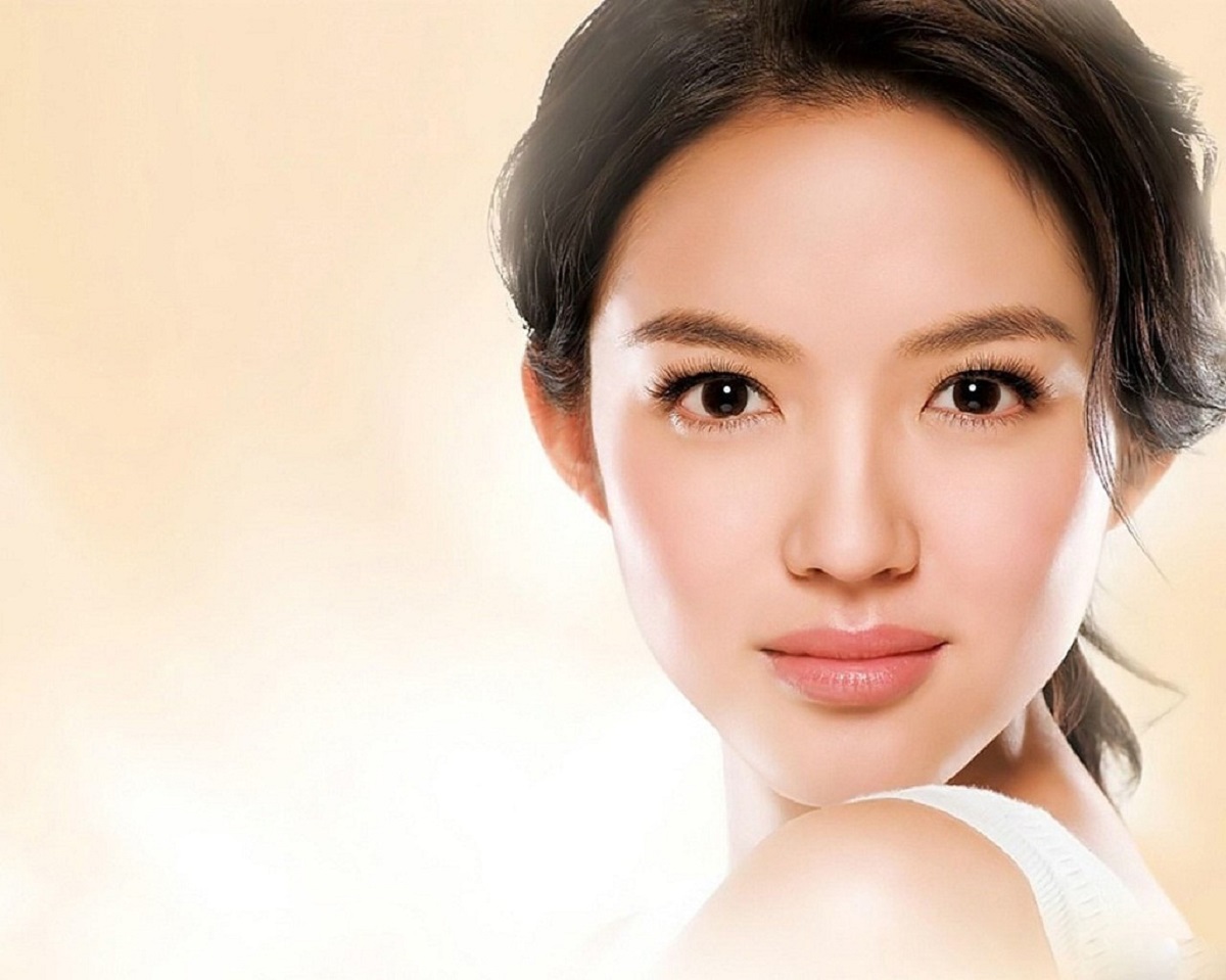 Hút mỡ mắt mí dưới giúp cải thiện tình trạng bọng mỡ