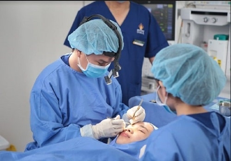 Lấy bọng mỡ mắt hết bao nhiêu tùy thuộc vào bác sĩ thực hiện