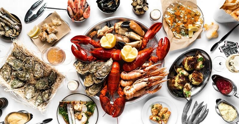 Kiêng ăn hải sản và đồ tanh sau khi cắt bọng mỡ mắt tới khi lành lại