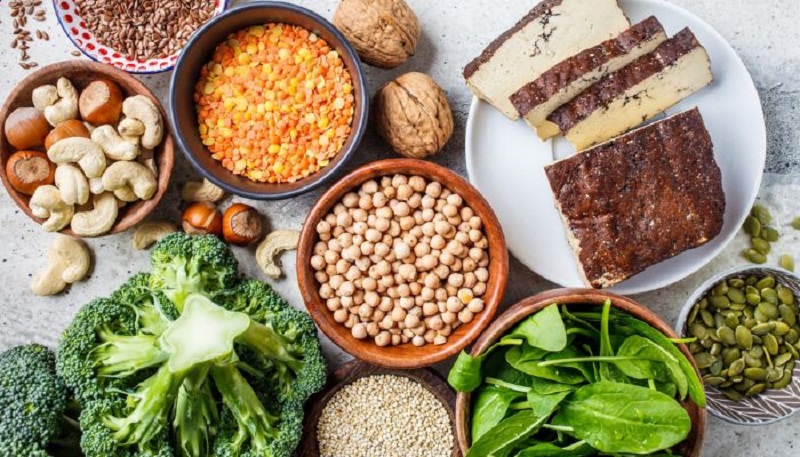Bổ sung nhóm thực phẩm giàu protein, rau xanh, trái cây