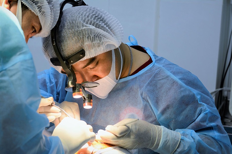 Bác sĩ nâng cung mày đẹp cần có chuyên môn cao