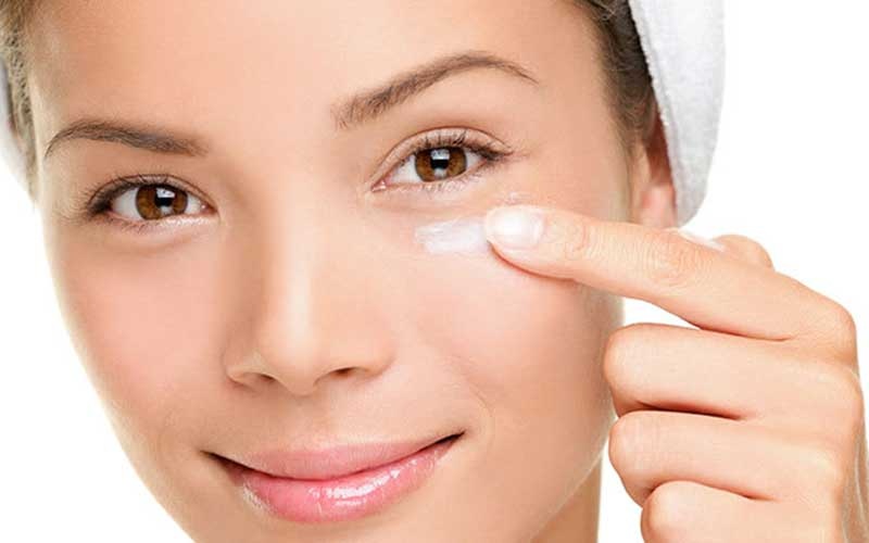 Chăm sóc đôi mắt đúng cách sau phẫu thuật