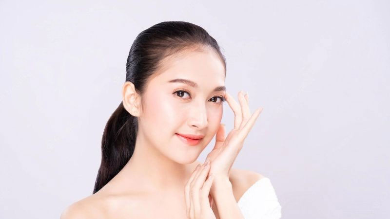 Dáng mày đẹp cần hài hòa cân đối